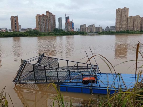 定制款河道水草收割打撈機(jī)船